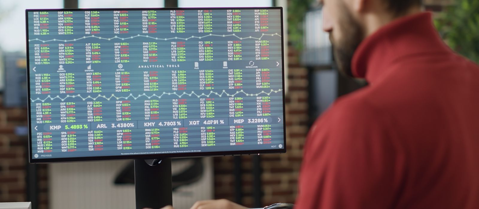 Canlı qrafiklərlə işləyən investor