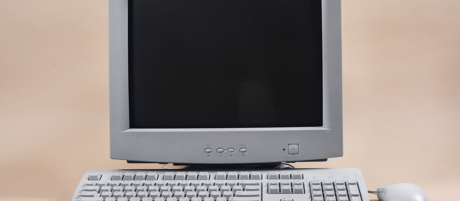 1990-cı illərin köhnə kompüteri